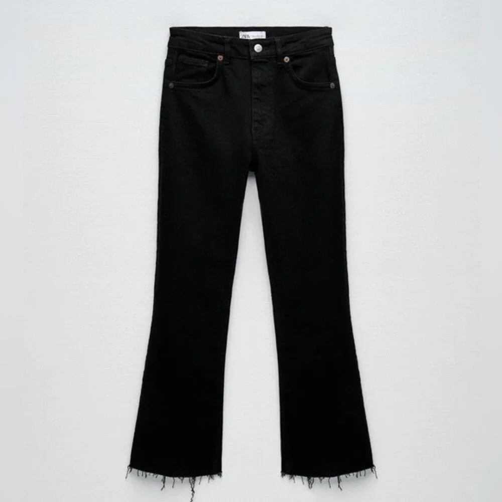 ZARA CROPPED FLARE JEANS - Picture 3 of 6